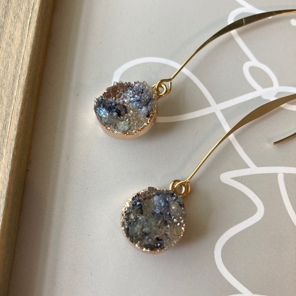 Charcoal/Champagne Cluster Irregular Gold Earrings - Picture 3 of 3